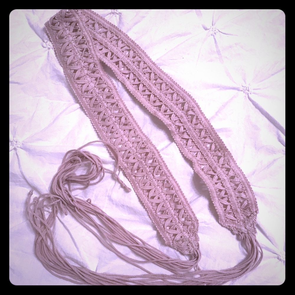🍍Maurices beige lace belt